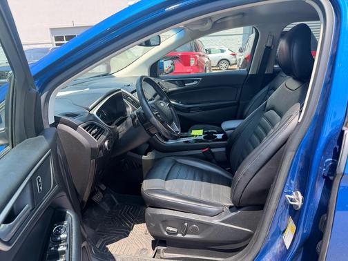 LIGHTNING BLUE METALLIC 2018 Ford Edge SEL