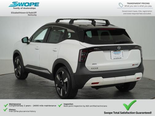 Aspen White Tricoat/Super Black 2026 Nissan Kicks SR