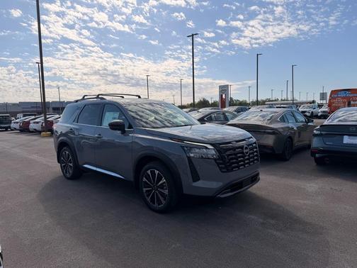 Boulder Gray Pearl 2026 Nissan Pathfinder Platinum