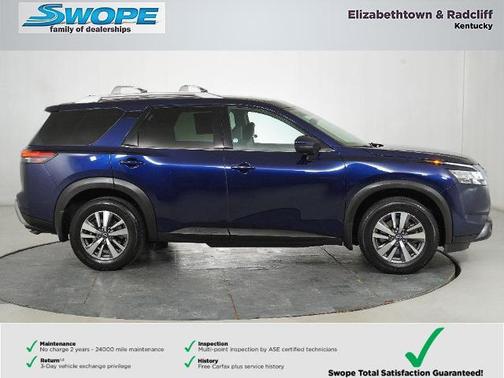 2022 Nissan Pathfinder SL