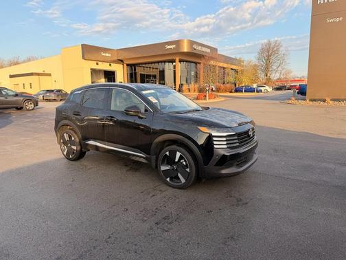 2025 Nissan Kicks SR