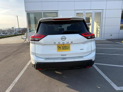 2025 Nissan Rogue SV