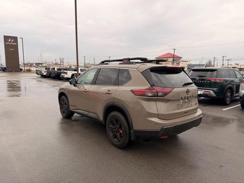 2025 Nissan Rogue Rock Creek