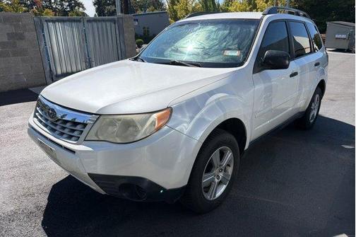 White 2012 Subaru Forester 2.5X