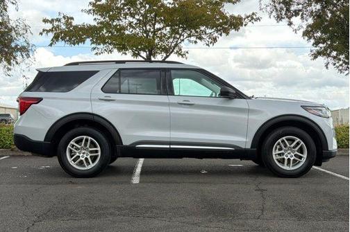White Metallic 2025 Ford Explorer Active