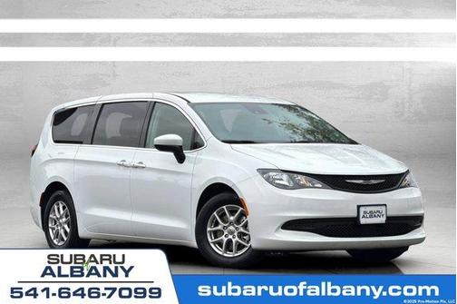 Bright White Clearcoat 2023 Chrysler Voyager LX