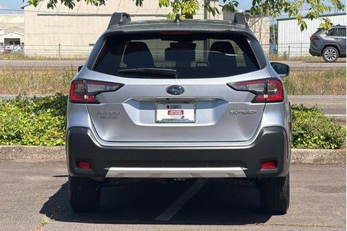 Ice Silver Metallic 2025 Subaru Outback Limited