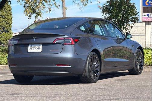 Midnight Silver Metallic 2023 Tesla Model 3 Performance