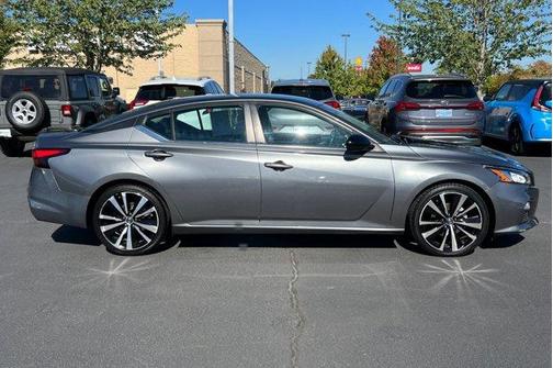 2022 Nissan Altima 2.5 SR