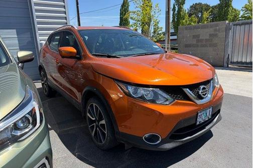 Monarch Orange 2017 Nissan Rogue Sport SL