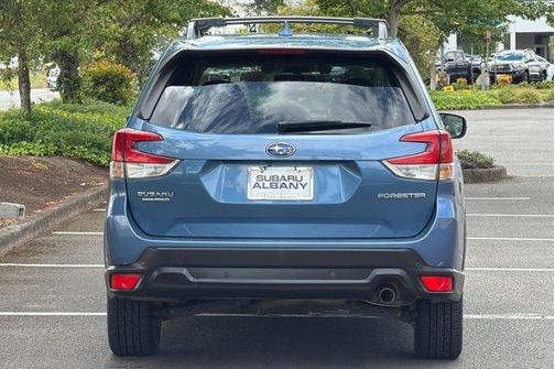 Horizon Blue Pearl 2021 Subaru Forester Limited