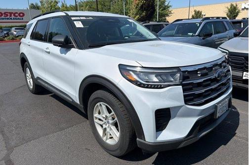 White Metallic 2025 Ford Explorer Active