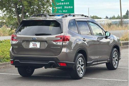 Brilliant Bronze Metallic 2024 Subaru Forester Premium