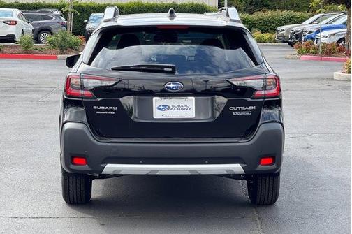 2025 Subaru Outback Touring