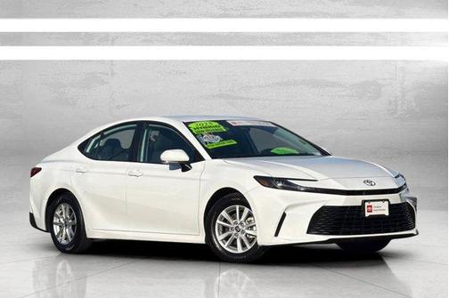 Ice 2025 Toyota Camry LE