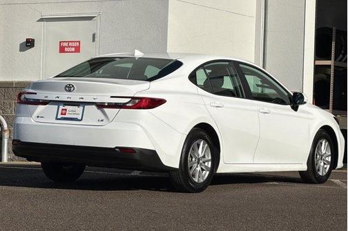 Ice 2025 Toyota Camry LE