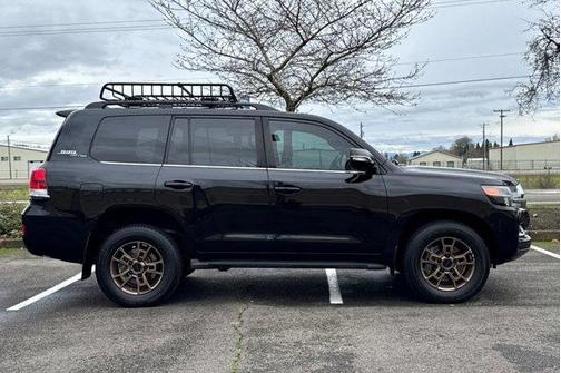 2021 Toyota Land Cruiser 