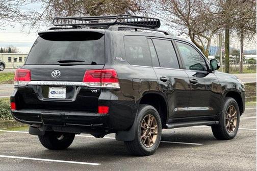 2021 Toyota Land Cruiser 