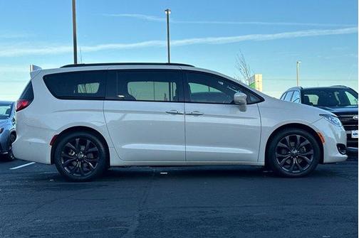 2020 Chrysler Pacifica Touring-L Plus
