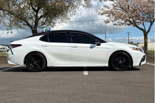 2022 Toyota Camry Hybrid XSE