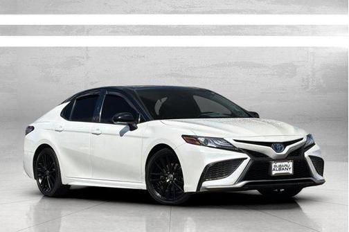 2022 Toyota Camry Hybrid XSE