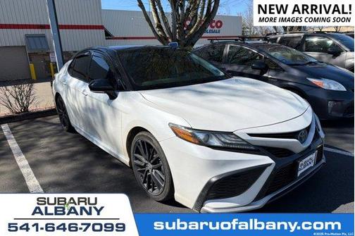 2022 Toyota Camry Hybrid XSE