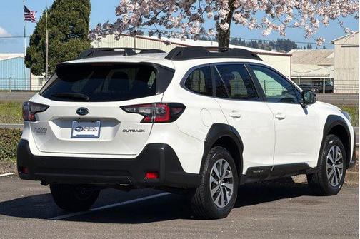 Crystal White Pearl 2025 Subaru Outback Premium