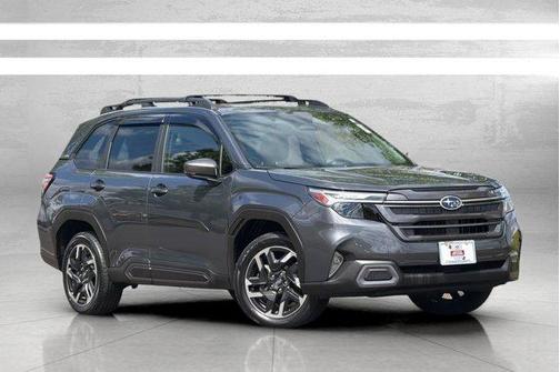 Magnetite Gray Metallic 2025 Subaru Forester Limited