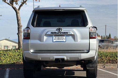 Classic Silver Metallic 2017 Toyota 4Runner SR5