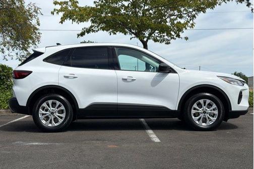 Oxford White 2025 Ford Escape Active