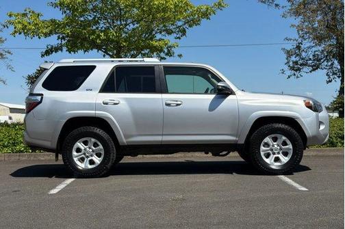 Classic Silver Metallic 2016 Toyota 4Runner SR5 Premium