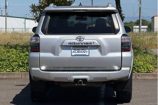 Classic Silver Metallic 2016 Toyota 4Runner SR5 Premium