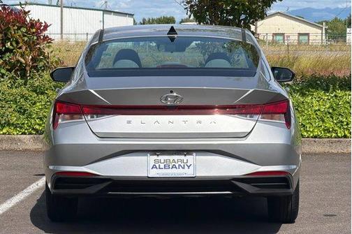 Shimmering Silver Pearl 2021 Hyundai ELANTRA SE