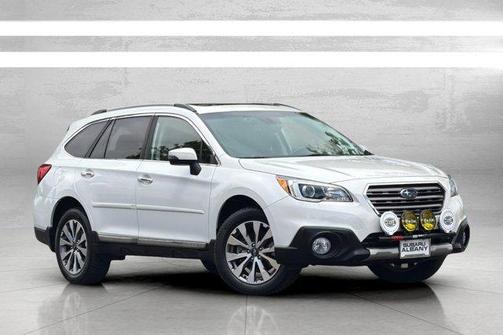 Crystal White Pearl 2017 Subaru Outback 2.5i Touring