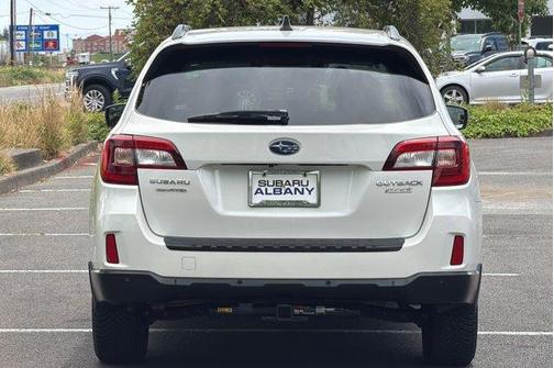Crystal White Pearl 2017 Subaru Outback 2.5i Touring