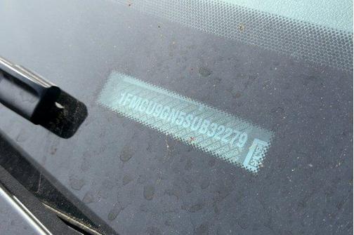 Carbonized Gray Metallic 2025 Ford Escape Active