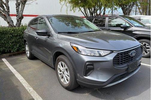 Carbonized Gray Metallic 2025 Ford Escape Active