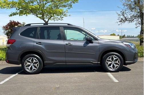 Magnetite Gray Metallic 2020 Subaru Forester Premium