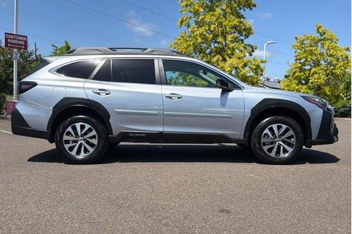 Ice Silver Metallic 2025 Subaru Outback Premium