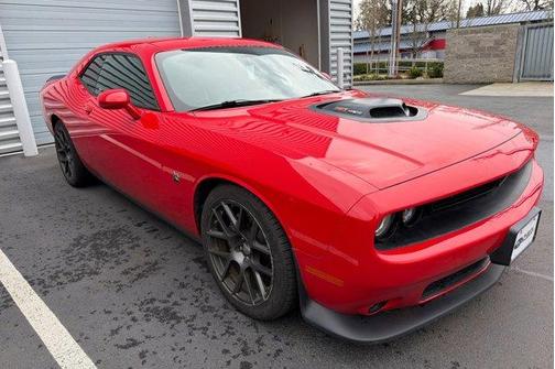 2016 Dodge Challenger 392 Hemi Scat Pack Shaker