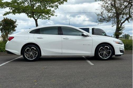 Summit White 2024 Chevrolet Malibu LT
