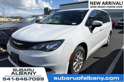 Bright White Clearcoat 2023 Chrysler Voyager LX