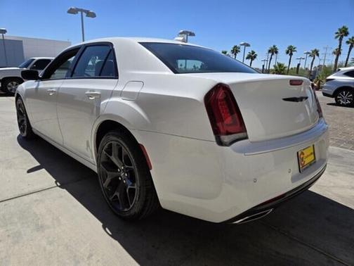 2022 Chrysler 300 S
