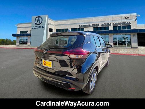 Super Black 2024 Nissan Kicks S