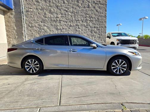 Silver 2019 Lexus ES 300h Base