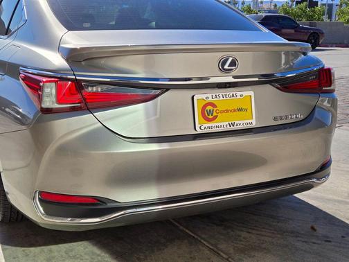 Silver 2019 Lexus ES 300h Base