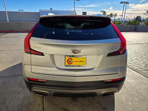 2022 Cadillac XT4 Premium Luxury