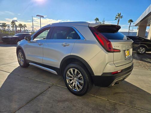 2022 Cadillac XT4 Premium Luxury