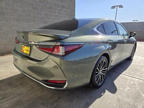 2023 Lexus ES 300h Base