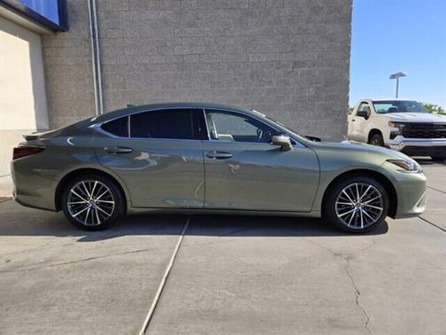 2023 Lexus ES 300h Base